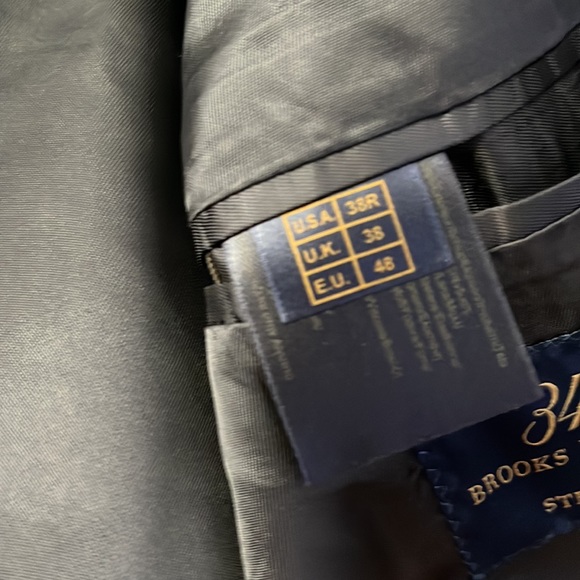 Brooks Brother Suit 38 R jacket - Picture 3 of 11